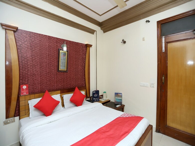Oyo 26647 Minar Hotel