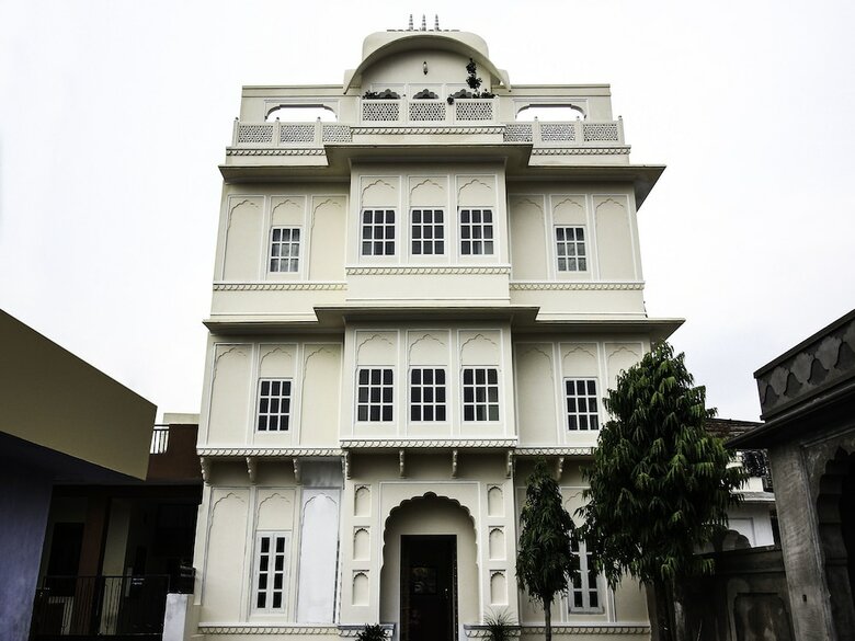 Hotel Oyo 18308 Kishanpur Haveli
