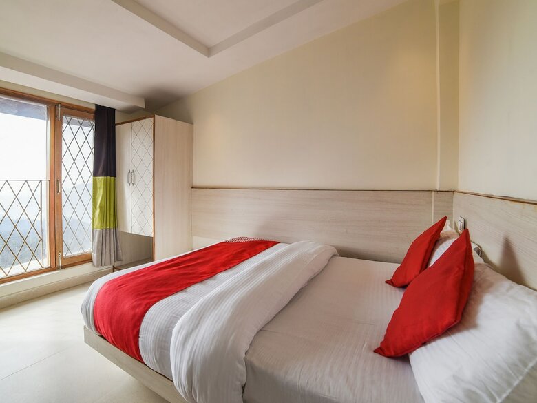 Hotel Oyo 24895 Mid Town