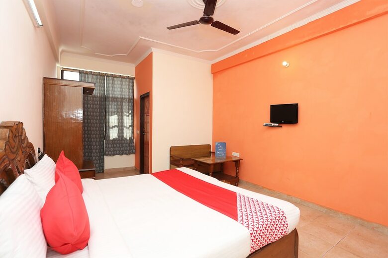 Oyo 22492 Hotel Kempty Residency