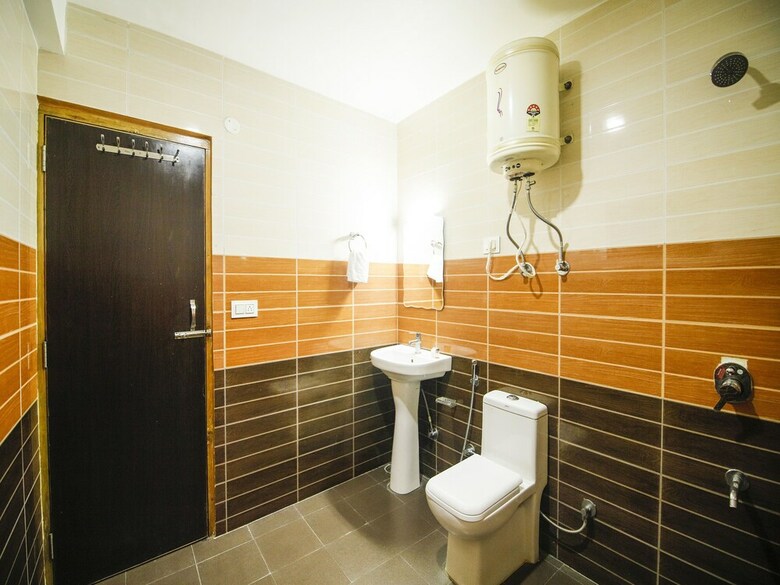 Oyo 27062 Hotel Green View