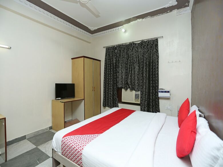 Oyo 16906 Hotel Balsons