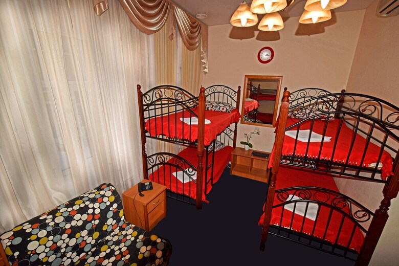Hostal Artbaza Hotel