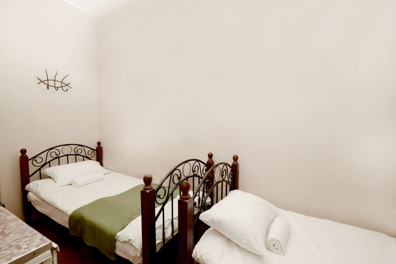 Hostal Artbaza Hotel