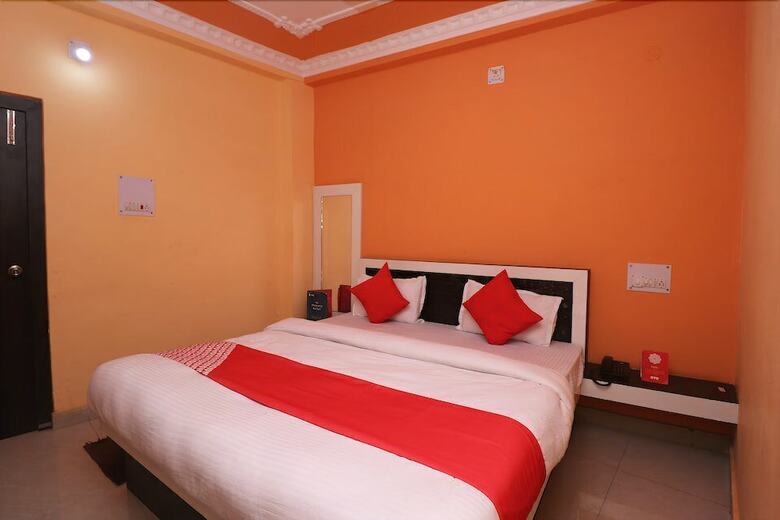 Hotel J. B Palace