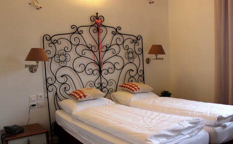 Hotel H�tel La Maison Rouge