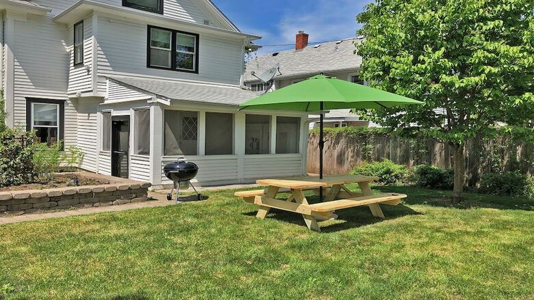 Linden Hills Luxury Charmer