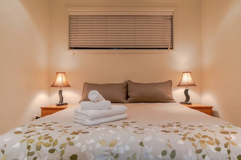 Hotel Birkenhead Super Cozy & Comfort Shared Room