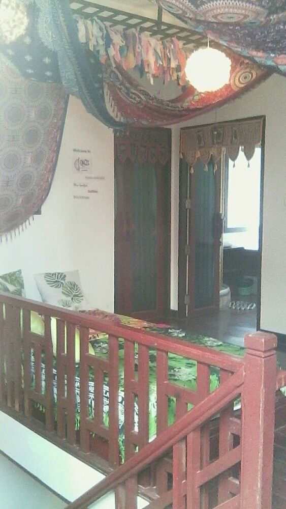 Hostal Indy Hostel At Maenam