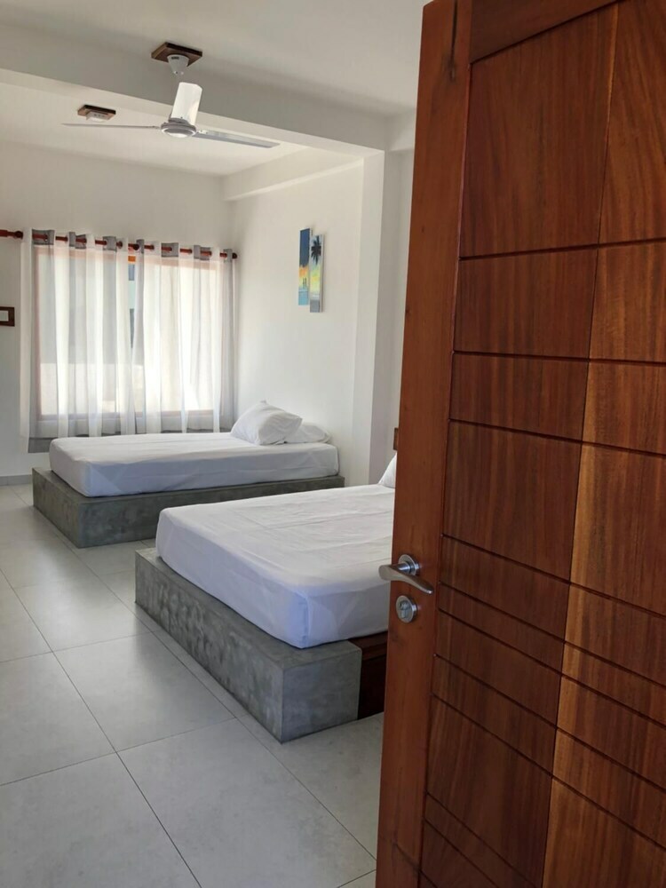 Hotel Dasu's Restaurant & Villa