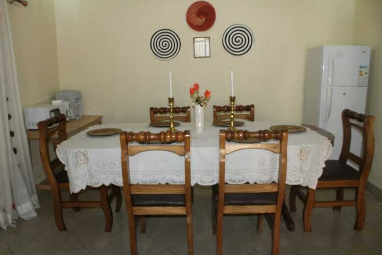 Hotel Happy Home And Dine