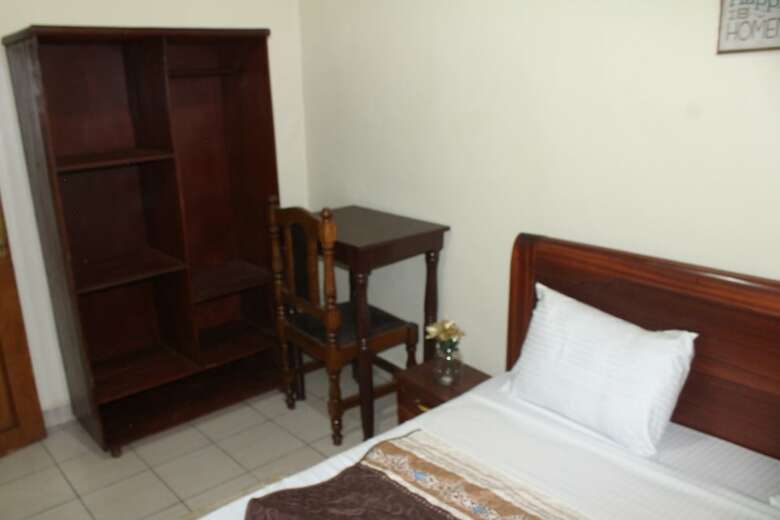 Hotel Happy Home And Dine