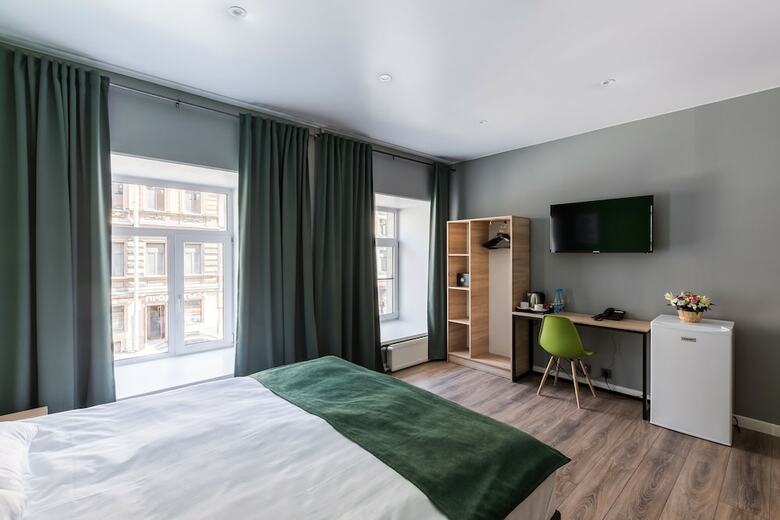 Demut Hotel