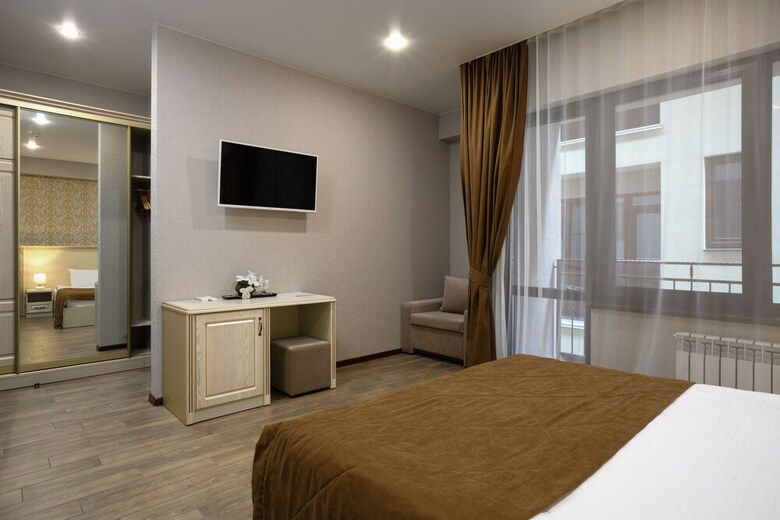 Modart Hotel