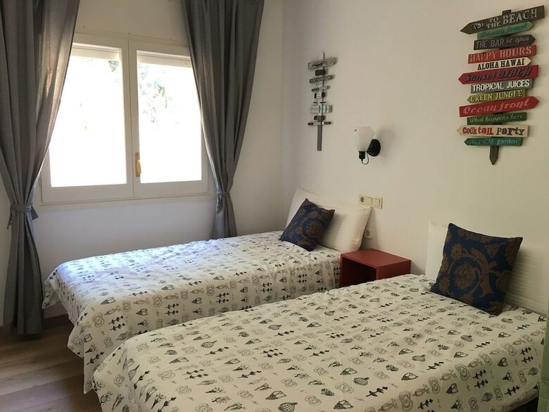 Apartamentos Aiguaneu S Ermita
