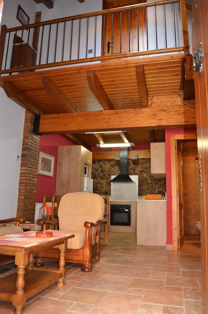 Apartamentos Can Lloren�