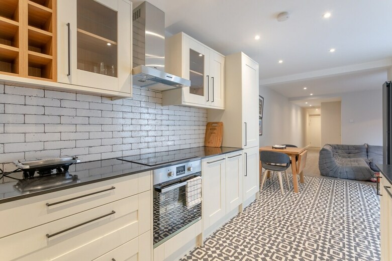Apartamentos Spacious 1 Bedroom Flat With Garden
