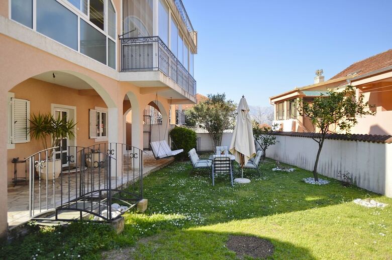 Sunshine Apartments
