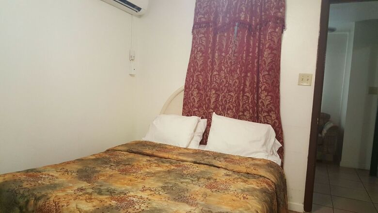 Hotel Sunset Gardens Guesthouse