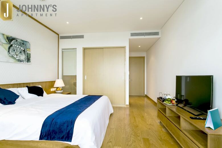 Johnny's Apartment & Ocean Villa
