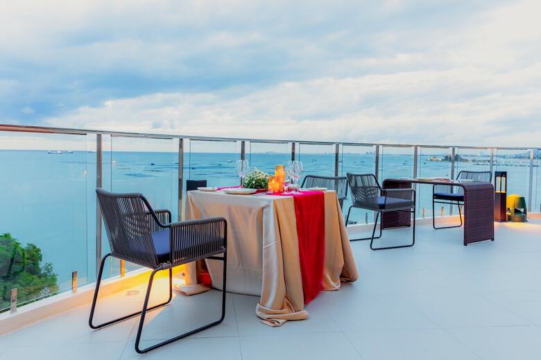 Hotel Centara Sonrisa Residences & Suites Sriracha