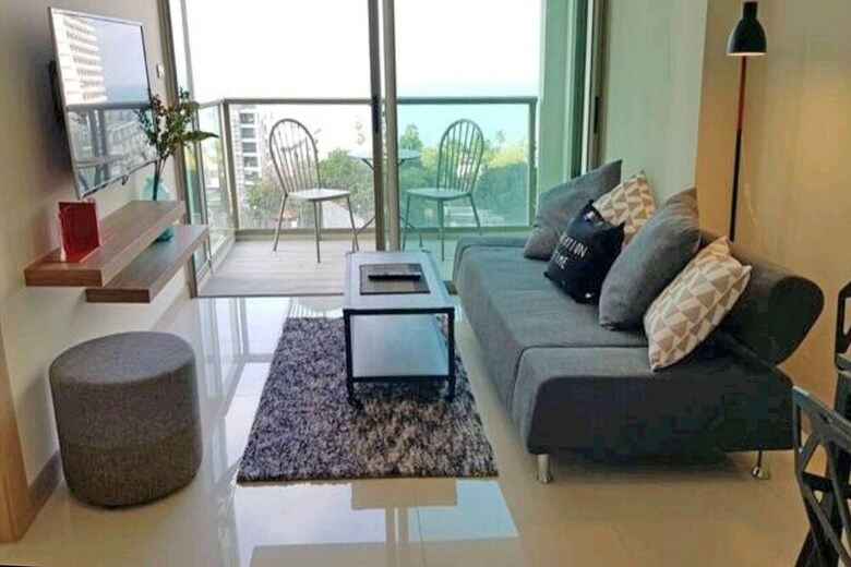 Riviera Wongamat Condo By Favstay