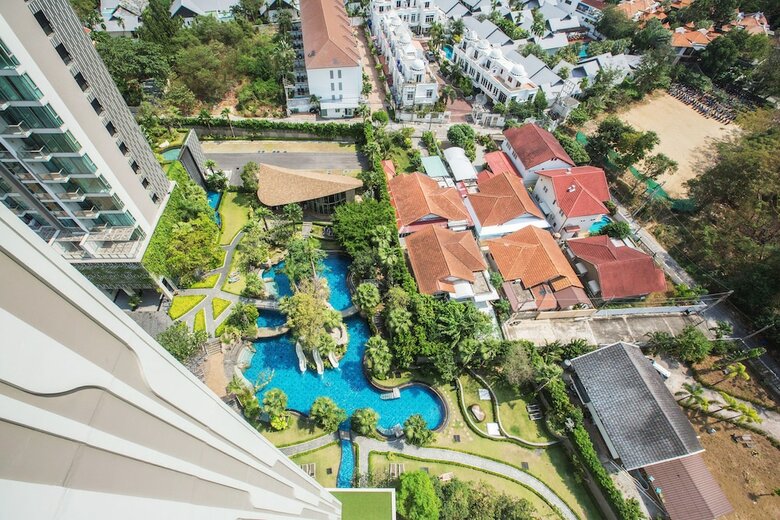 Riviera Wongamat Condo By Favstay