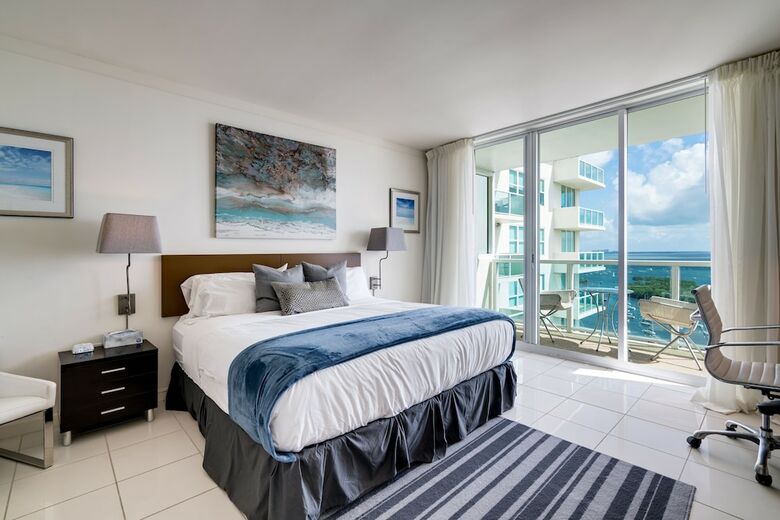 Hotel Ocean Million Dollar View Studio + Balcony #2