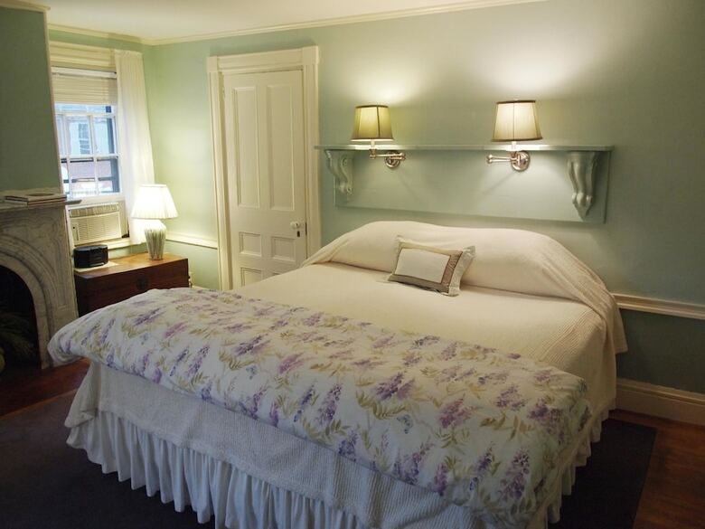 Bed & Breakfast Inn At Bath