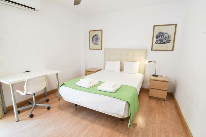 Apartamentos Letmalaga Comedias