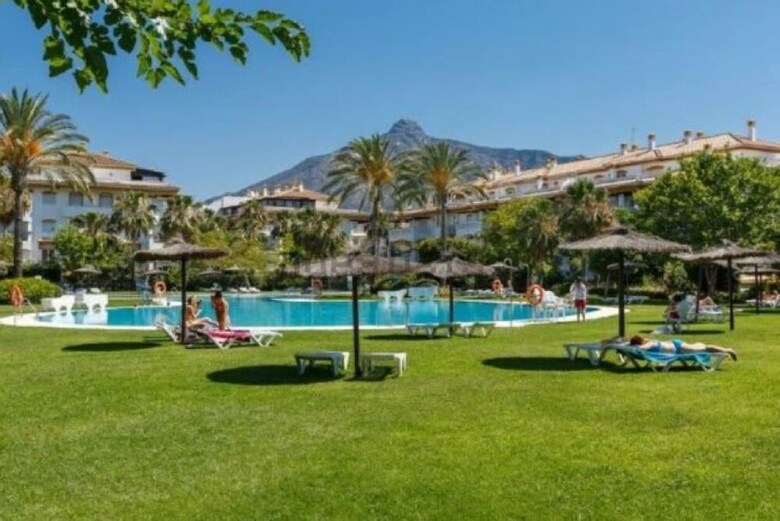 Apartamentos Letmalaga Dama de Noche