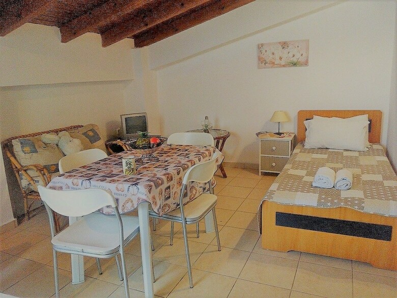 Casa de Blue Studios & Apartments