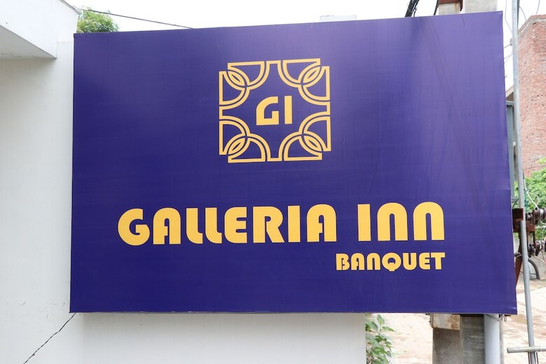 Hotel S.r Residency