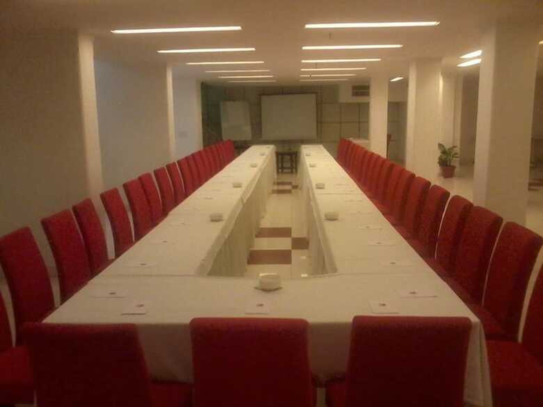 Hotel Clarks Inn Kailash Colony