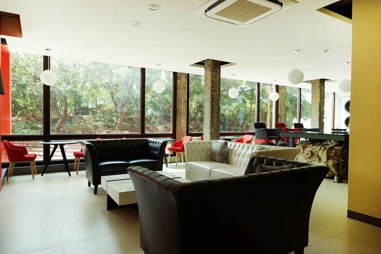 823-tourist Hotel
