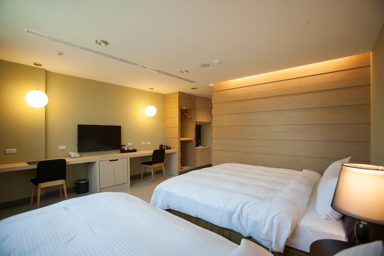 823-tourist Hotel