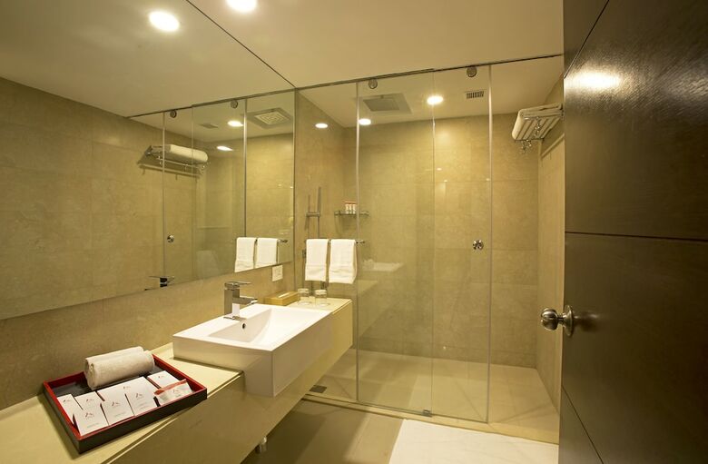 Kings Forth Hotels