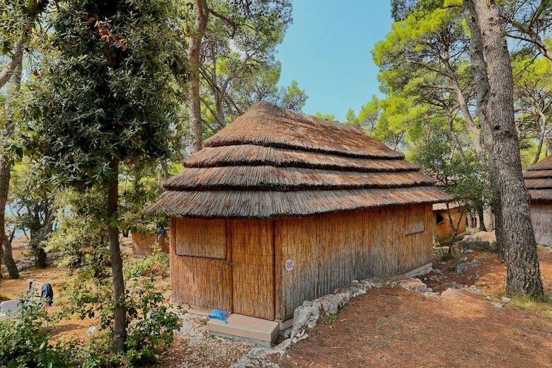 Pine Beach Pakostane