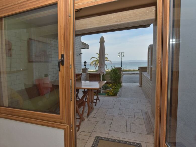 Camellia House Seafront - Nea Potidea