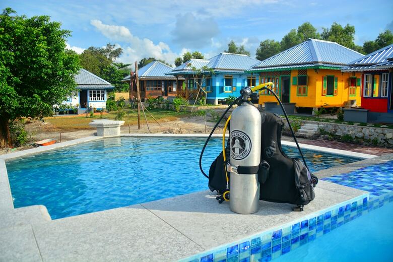 Bed & Breakfast Rock And Wreck Dive Resort
