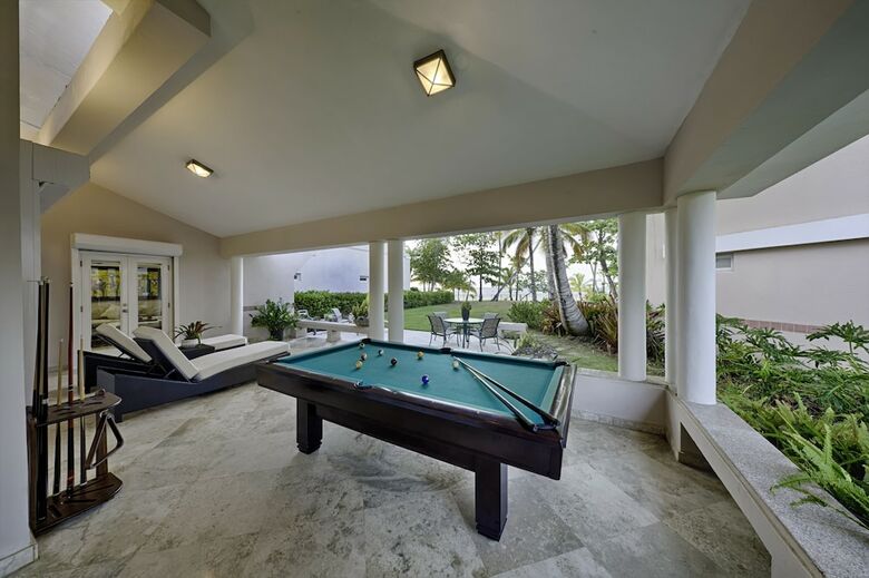 Villa Dorado Beach Cottages 14