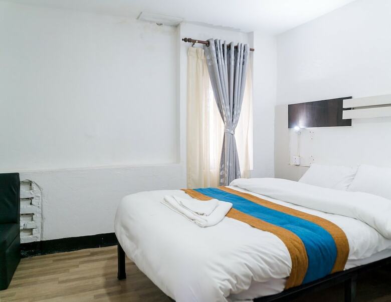 Hotel 32 Steps Hostel