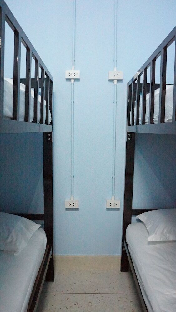 Hostal Blue House Hua Lamphong - Hostel