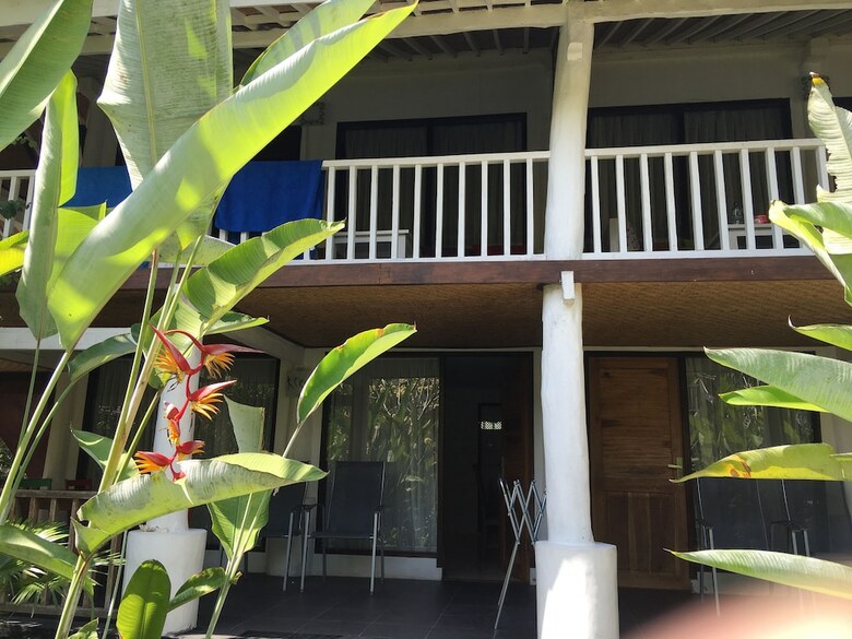 Bed & Breakfast White Orchid Eco Resort