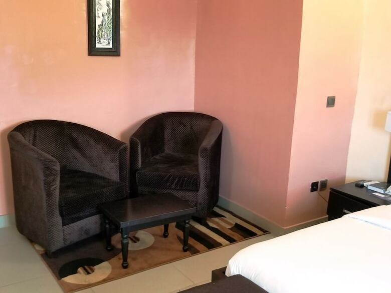 Nandas Hotel