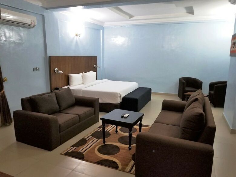 Nandas Hotel