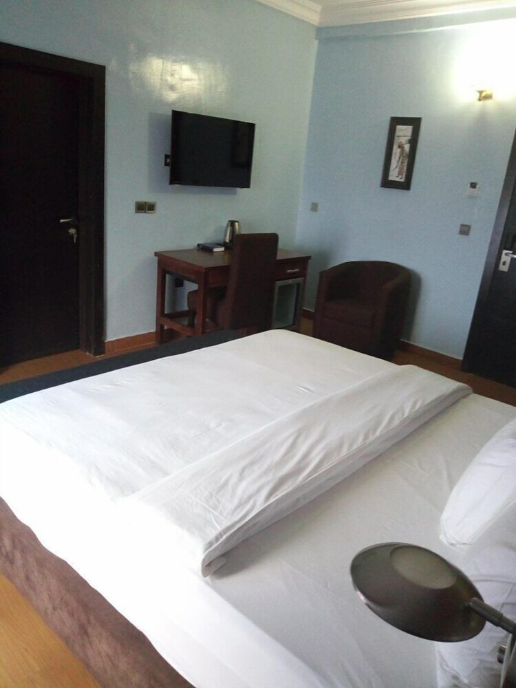 Nandas Hotel