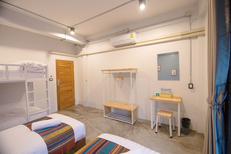 Hotel Suree House