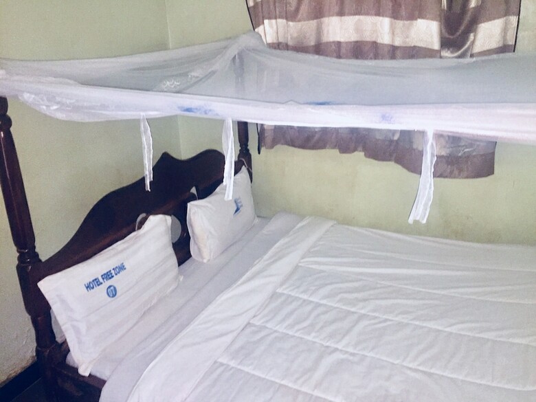 Hotel Free Zone