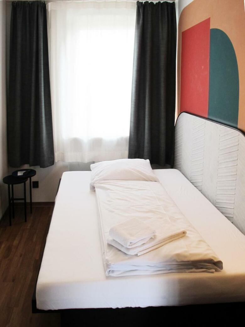 Hotel The Dot - 24-7 Checkin